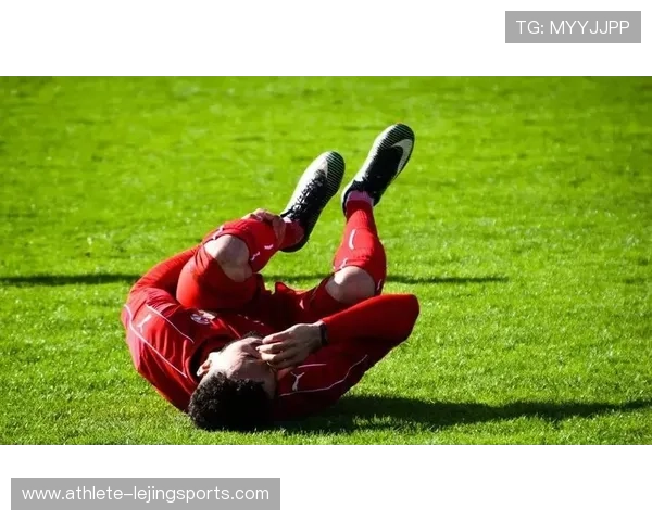 锋线足球星全面解析从技术特点到赛场影响力的深度解读